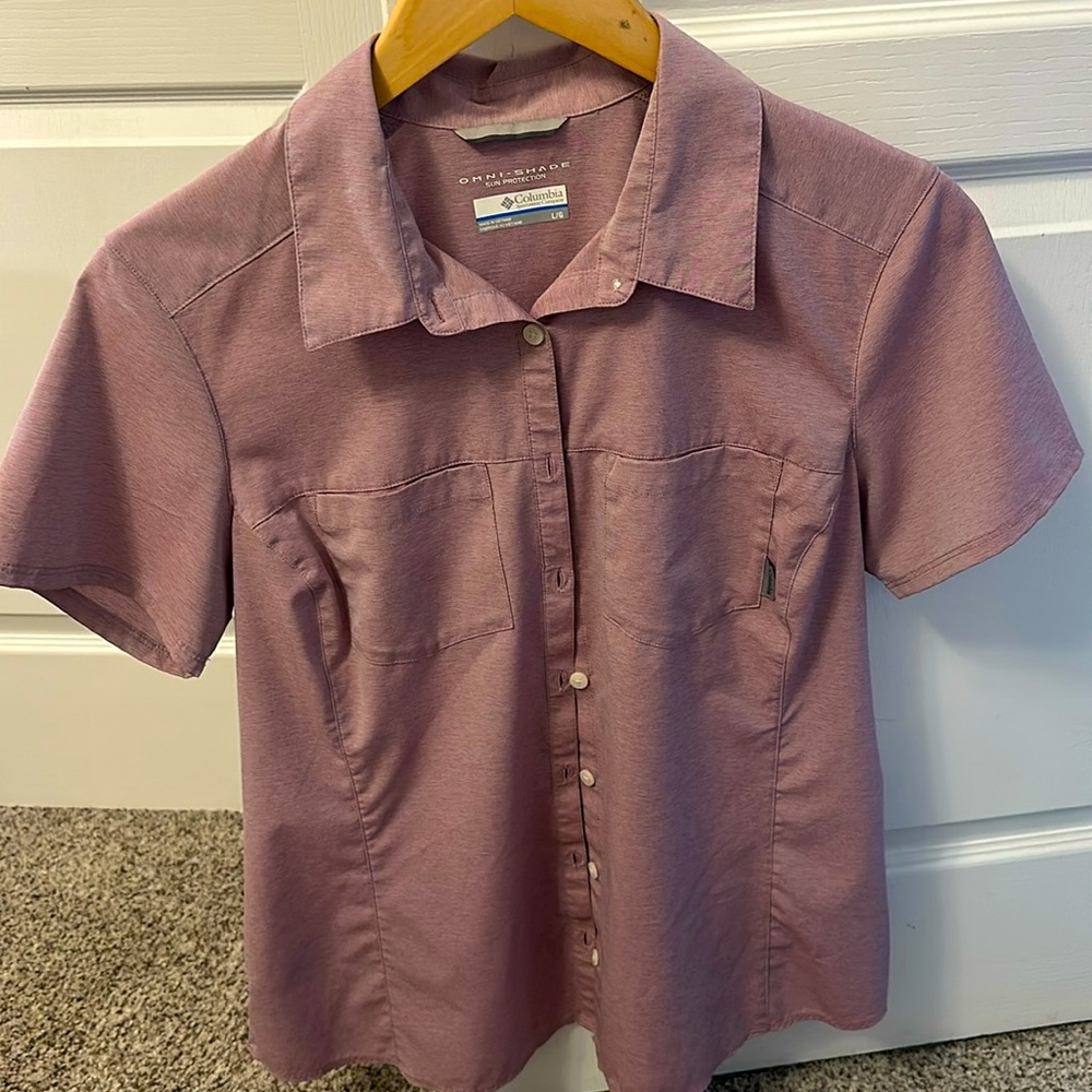 Columbia women’s light weight short sleeve shirt